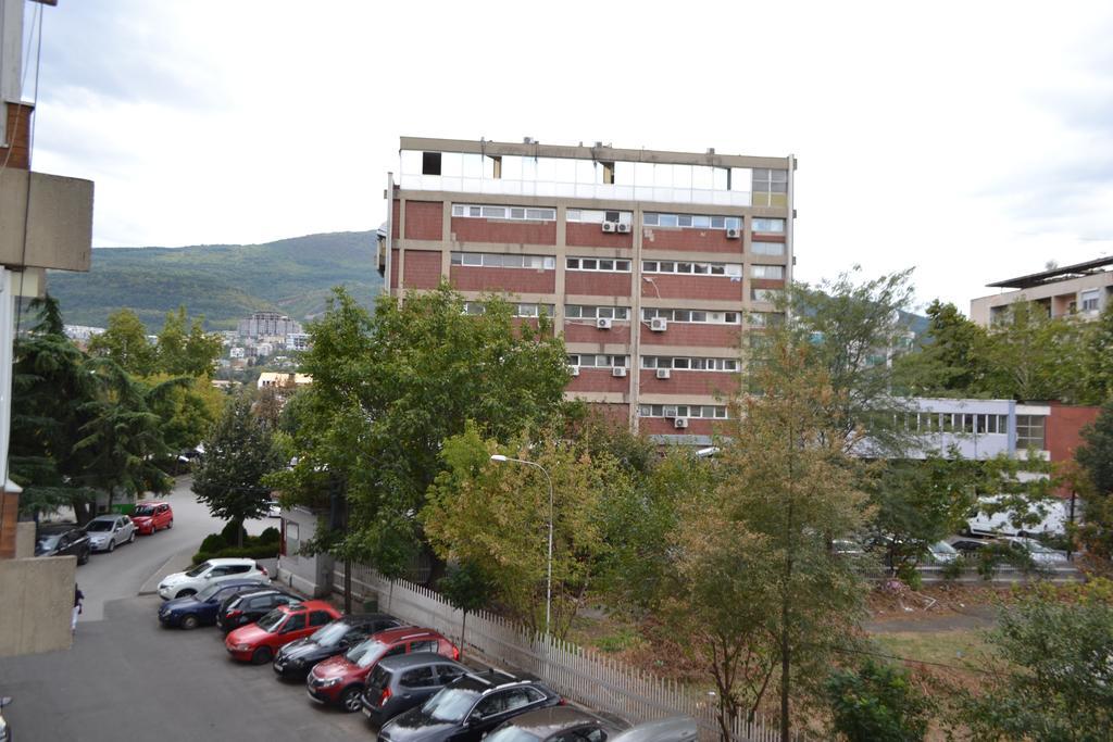 Modern And Central Apartment Skopje Exterior photo